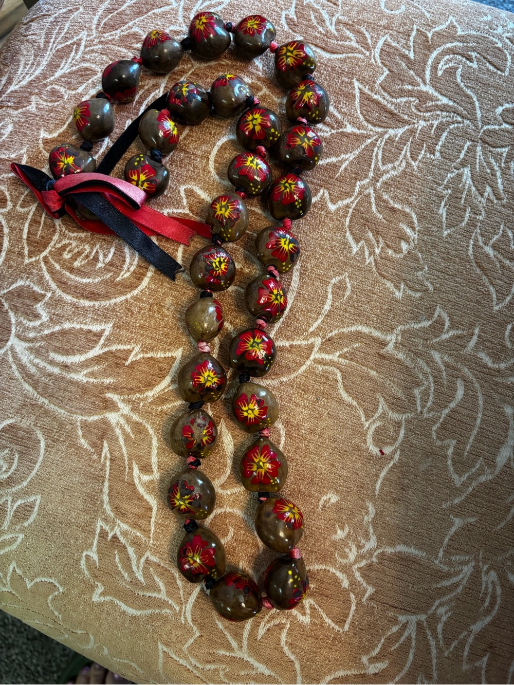 Hawaiian KUKUI Nut lei